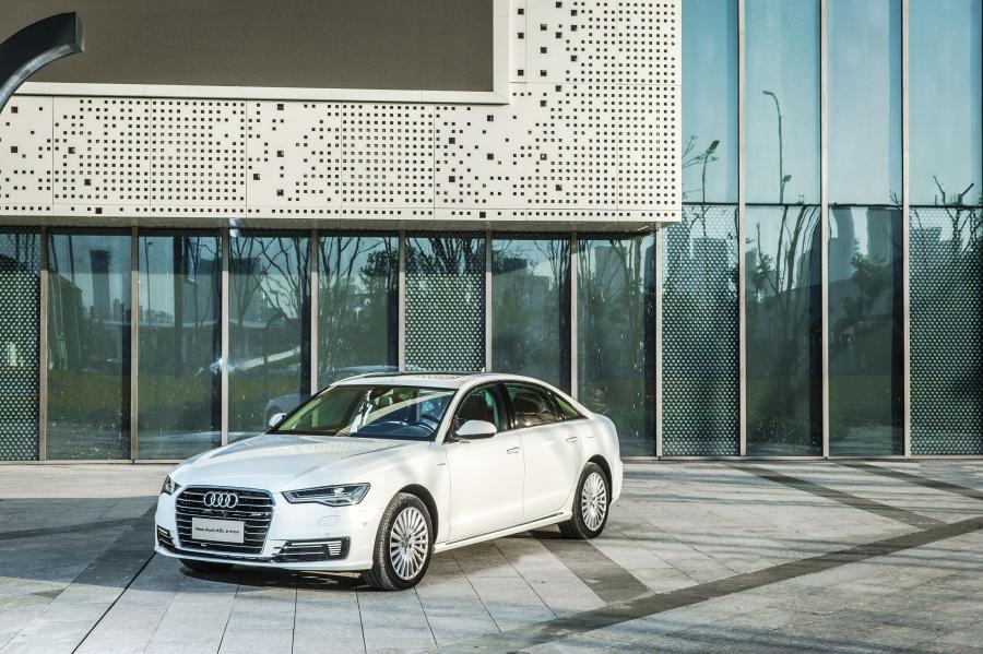  Audi A6 L 40 e-tron (4G, C7) 2016 года  (фото 20 из 32)